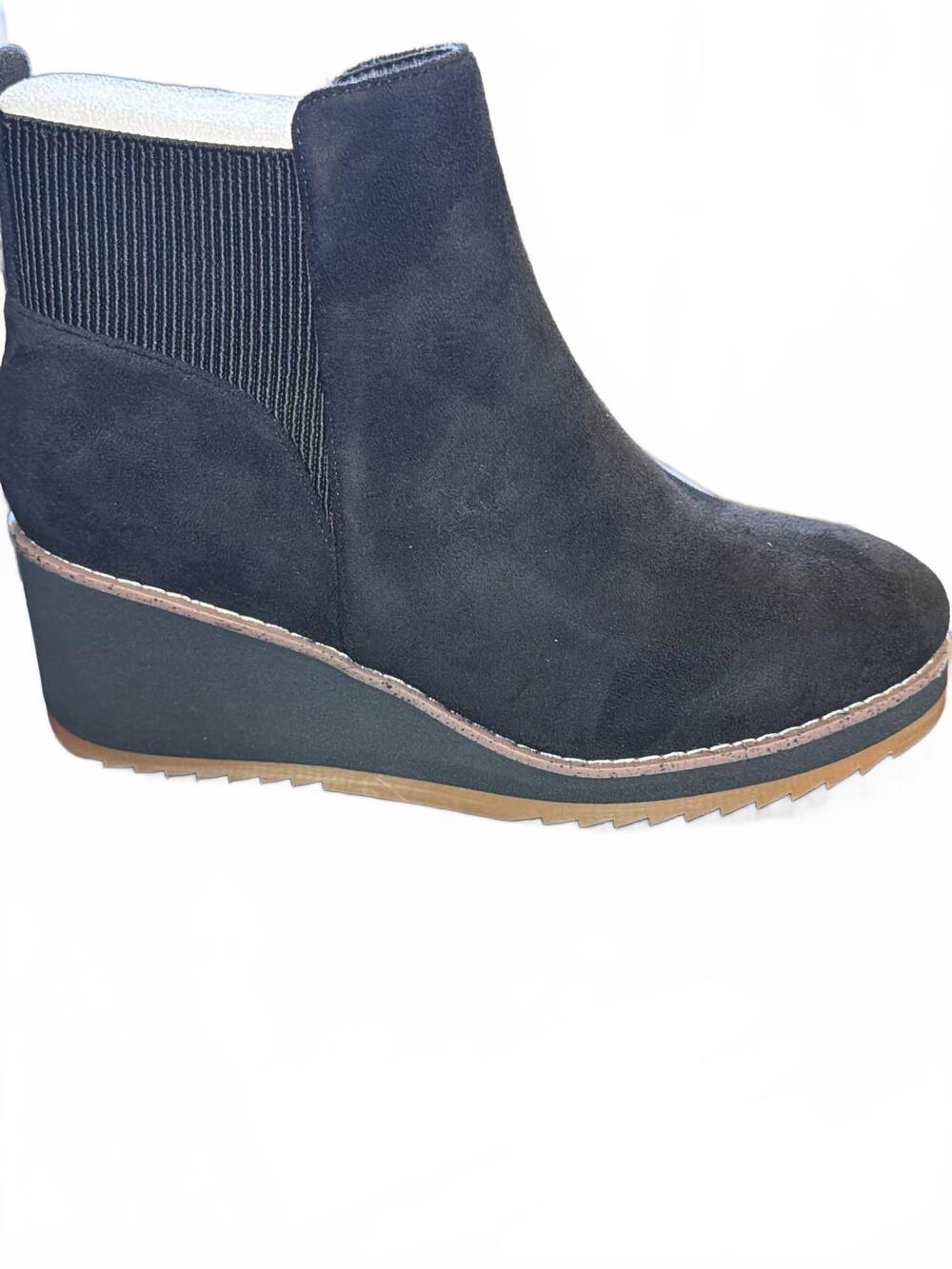 NEW CORKYS FOOTWEAR women's apple sauced booties in black suede
